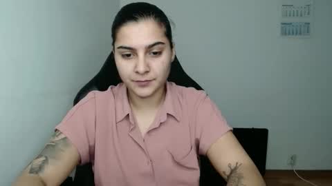 The queen of the biceps  online show from February 14, 2:14 am