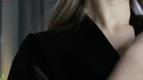     online show from November 5, 7:27 pm