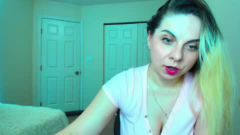 Snapshot of amandainbloom chatting on February 24, 6:16 am Amanda online show from February 24, 6:16 am
