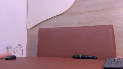 amara_brunet online show from December 4, 4:06 pm