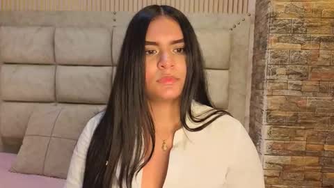 amarahanks_ online show from November 15, 7:04 pm