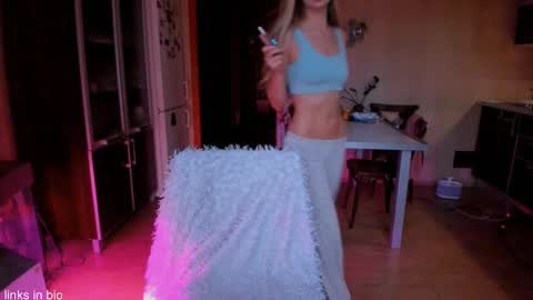 Roxy online show from September 14, 3:35 pm