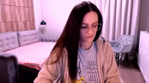 Izza online show from February 8, 8:18 am