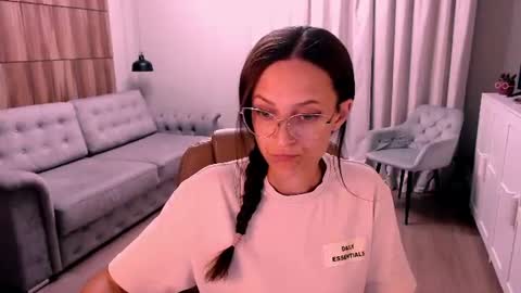 Izza online show from July 24, 2:58 pm