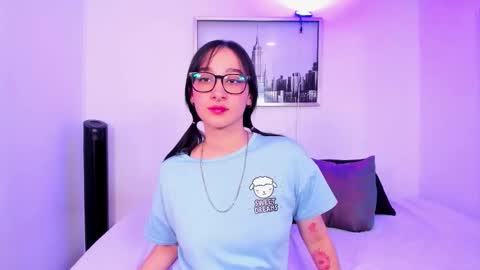 ambar_bloom online show from March 11, 3:59 pm