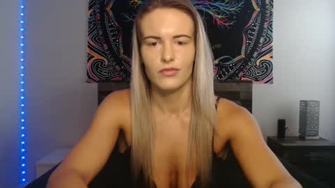 Amber online show from October 6, 1:51 pm