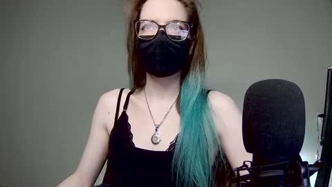 Snapshot of amber_candyfloss chatting on February 5, 10:44 pm Amber non-nude model online show from February 5, 10:44 pm