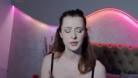 Amber online show from February 20, 6:43 pm