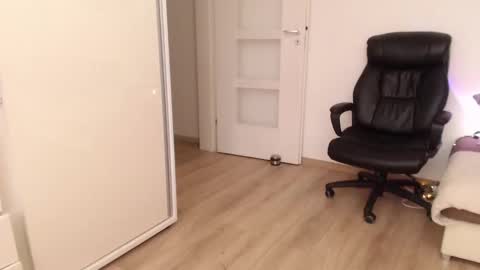 Amber online show from February 17, 9:35 am