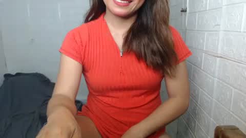 yumie online show from May 6, 10:10 am