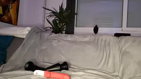 amelange online show from March 7, 11:38 pm