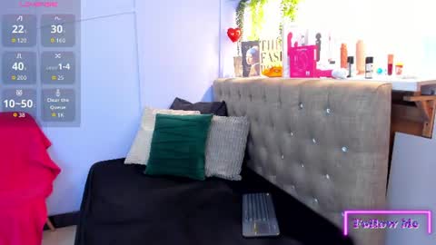 Amelia Adams online show from June 13, 12:15 pm