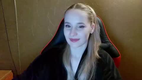 Amelia  online show from June 10, 7:24 pm