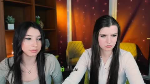 ameliaa_sweet online show from March 18, 12:33 pm