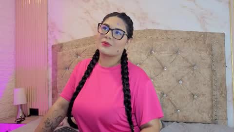 AMELIA CASTELL  online show from March 4, 11:51 am