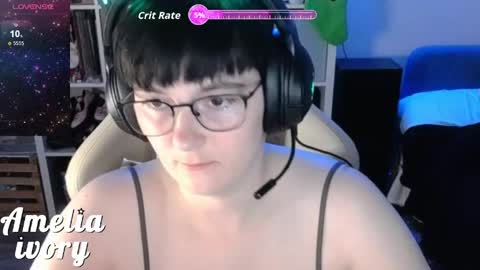 ameliaivory online show from May 18, 1:26 am