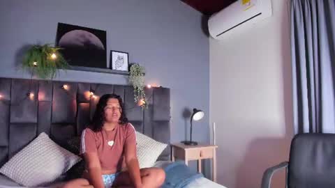 amelialaurent_ online show from June 14, 11:45 am