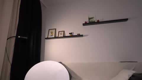 Amelia   online show from November 21, 3:54 pm