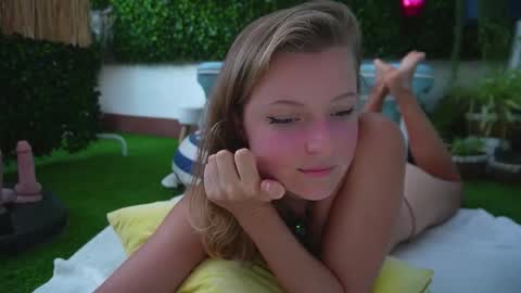 Snapshot of ameliasweety69 chatting on September 16, 6:11 pm Amelia online show from September 16, 6:11 pm