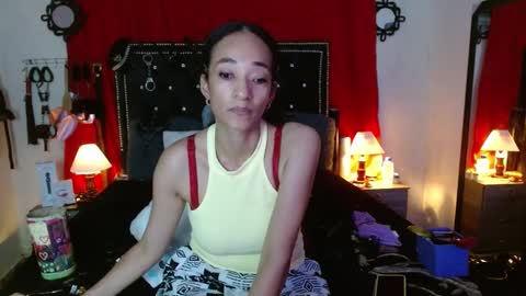 amelie__martinez online show from October 5, 7:10 pm