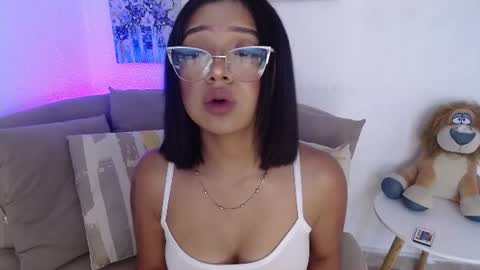 AMELIE online show from June 13, 1:32 pm