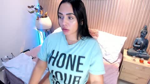 Amelie online show from January 9, 4:49 pm