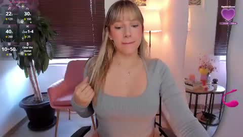 Amelie Graham online show from July 12, 6:11 pm