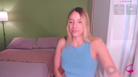 Amelie Graham online show from February 3, 8:24 pm