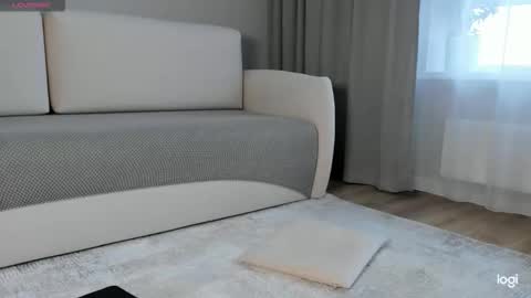 Amelina Love online show from October 27, 2:44 am