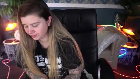 amellymillyy online show from March 1, 8:24 pm