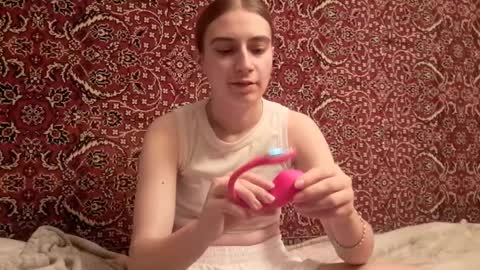Snapshot of amiefetty chatting on October 1, 6:29 pm Iveta online show from October 1, 6:29 pm