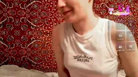 Snapshot of amiefetty chatting on October 4, 7:44 pm Iveta online show from October 4, 7:44 pm