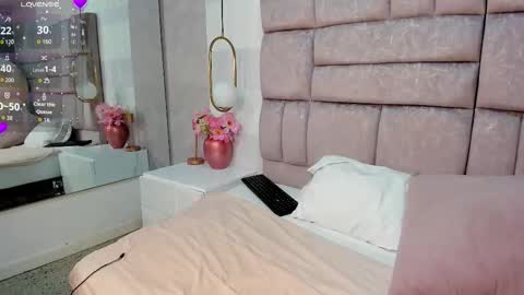 Amina online show from October 15, 8:48 am