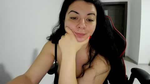 Amiraisa online show from December 1, 3:26 am