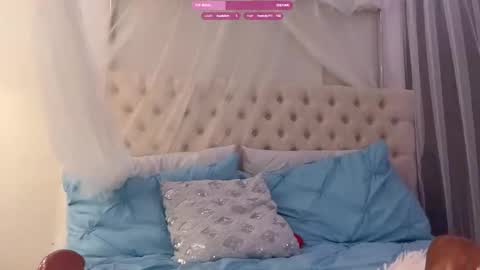 Snapshot of amirime chatting on October 16, 1:49 am Aulani 3 online show from October 16, 1:49 am