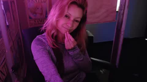 Snapshot of ammber3 chatting on February 14, 5:46 pm Paula D online show from February 14, 5:46 pm