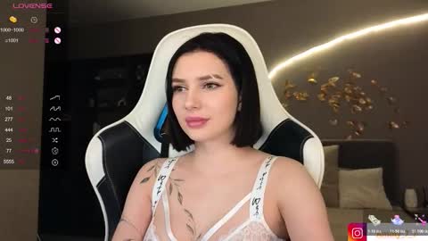 Ammy  dont forget to thumbs up me  online show from November 27, 9:28 am