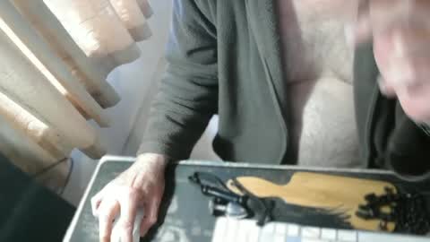 amslave4f online show from June 13, 7:08 am