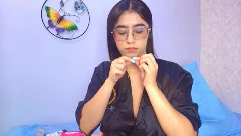 amy__wats0n online show from December 22, 7:09 pm