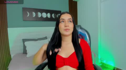 amy_leah_ online show from April 24, 8:11 pm