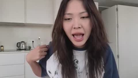 girl next door named Amy online show from June 20, 12:55 pm