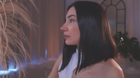 Amy Armstrong online show from November 11, 8:55 pm