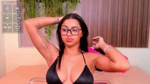 Snapshot of amybarton chatting on September 15, 5:58 pm My name is AMY... Nice to meet you thumb up me please its important online show from September 15, 5:58 pm