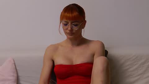 Snapshot of amyhennessy chatting on March 9, 10:19 am amyhennessy online show from March 9, 10:19 am