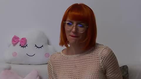 Snapshot of amyhennessy chatting on February 8, 7:59 am amyhennessy online show from February 8, 7:59 am