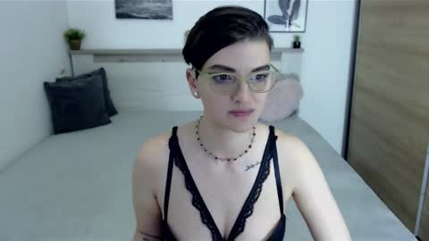 Hi there guys  My pleasure in your hands  pvt is open online show from April 8, 5:16 pm