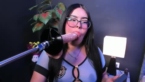 amywhitte_ online show from April 19, 3:51 am