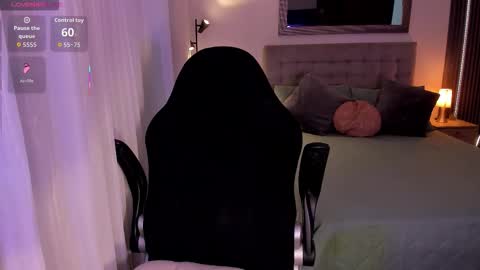    online show from November 23, 4:16 pm