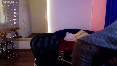 Angie online show from February 16, 2:42 am