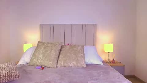 Anna Lynn online show from June 14, 2:24 am